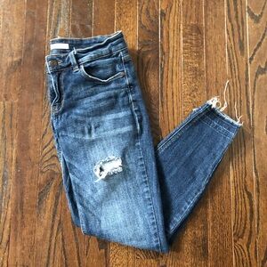 Eunina Women’s 27R Kitty Medium Vintage Wash Diatressed Cropped Low-Rise Jeans